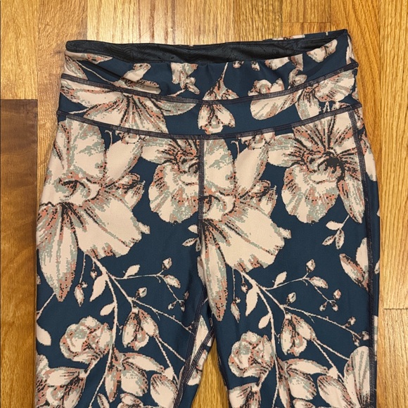 Maaji Floral Print Leggings - Picture 3 of 5